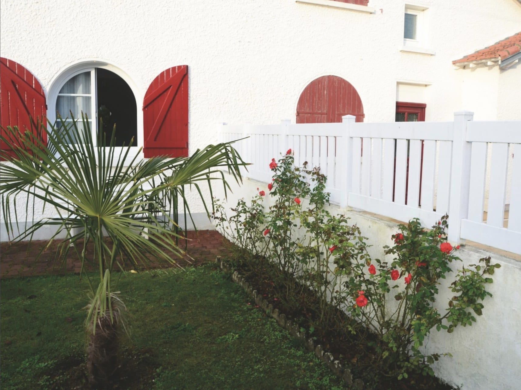 cloture pvc blanc ajouree royan
