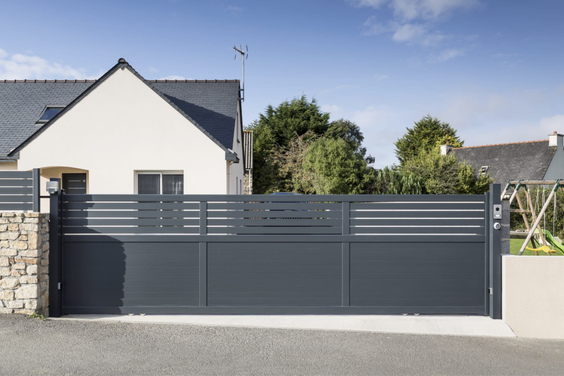 portail en alu semi ajoure royan